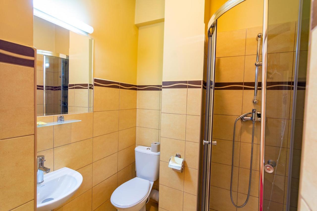 Dom Sportowca Blonie - Mosir Hotel Sanok Ngoại thất bức ảnh