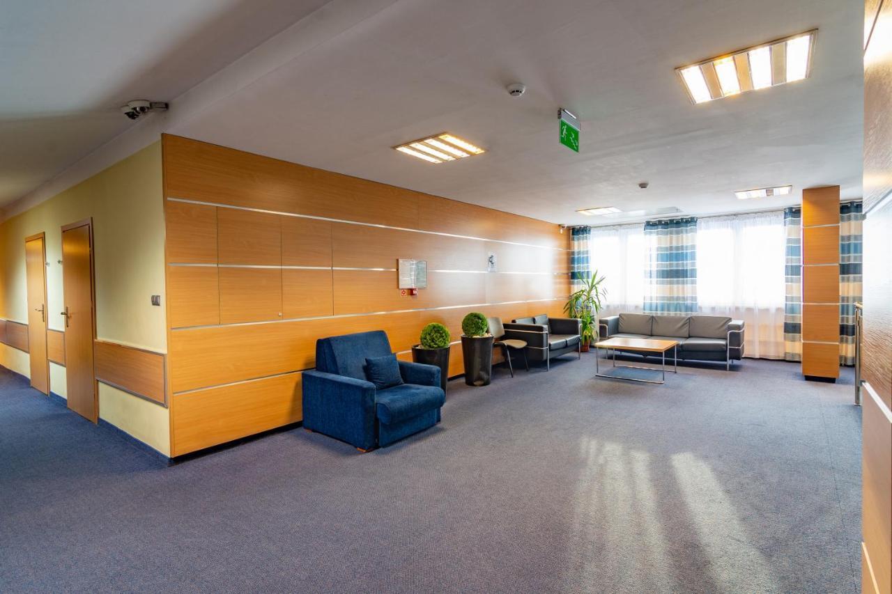Dom Sportowca Blonie - Mosir Hotel Sanok Ngoại thất bức ảnh