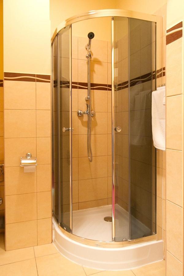 Dom Sportowca Blonie - Mosir Hotel Sanok Ngoại thất bức ảnh