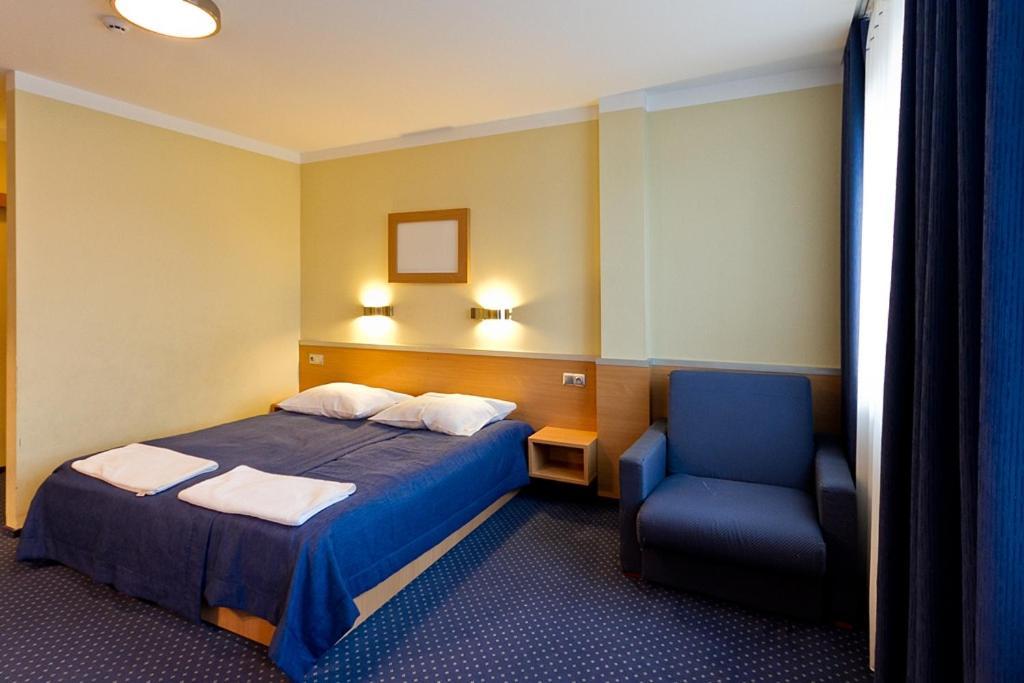 Dom Sportowca Blonie - Mosir Hotel Sanok Ngoại thất bức ảnh